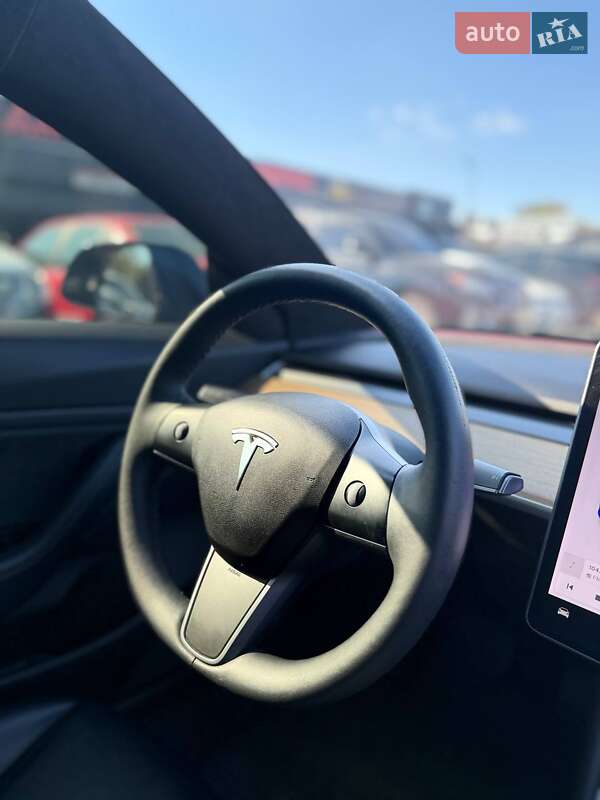 Седан Tesla Model 3 2021 в Одессе