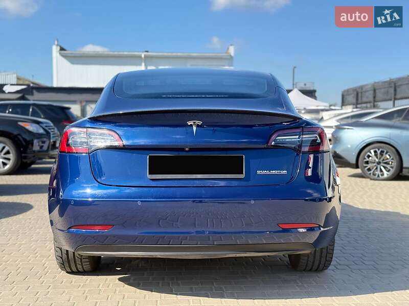 Седан Tesla Model 3 2021 в Одессе