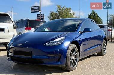 Седан Tesla Model 3 2021 в 