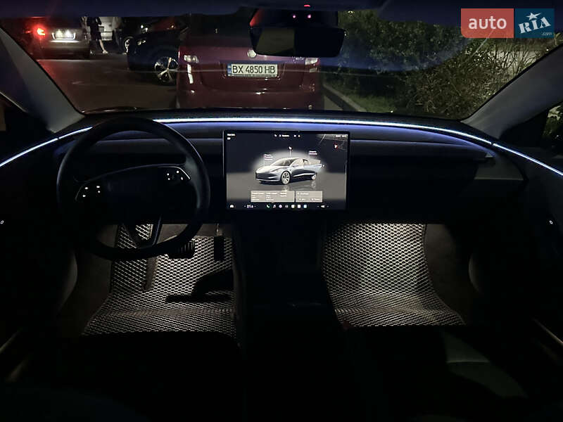 Седан Tesla Model 3 2024 в Хмельницком