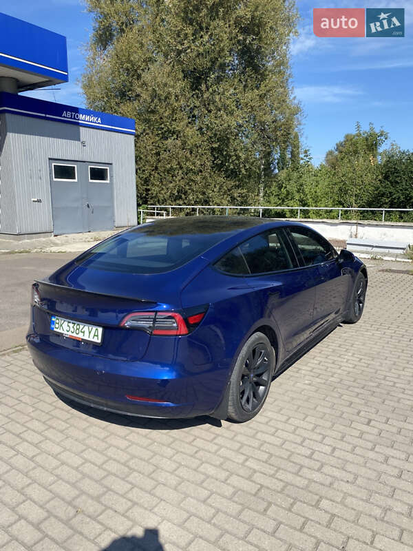 Седан Tesla Model 3 2018 в Рівному