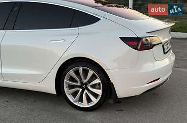 Седан Tesla Model 3 2017 в 