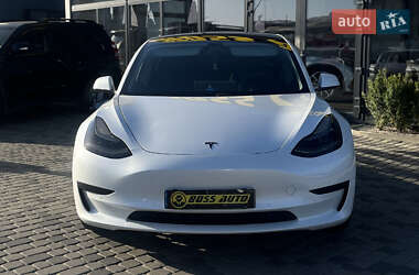 Седан Tesla Model 3 2020 в 