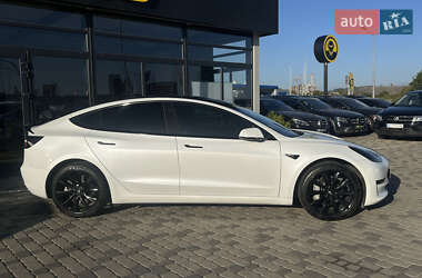 Седан Tesla Model 3 2020 в 