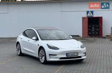 Седан Tesla Model 3 2021 в 