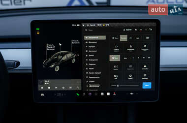Седан Tesla Model 3 2020 в 
