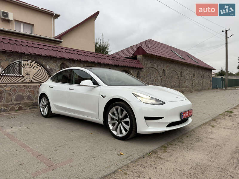 Tesla Model 3 2020