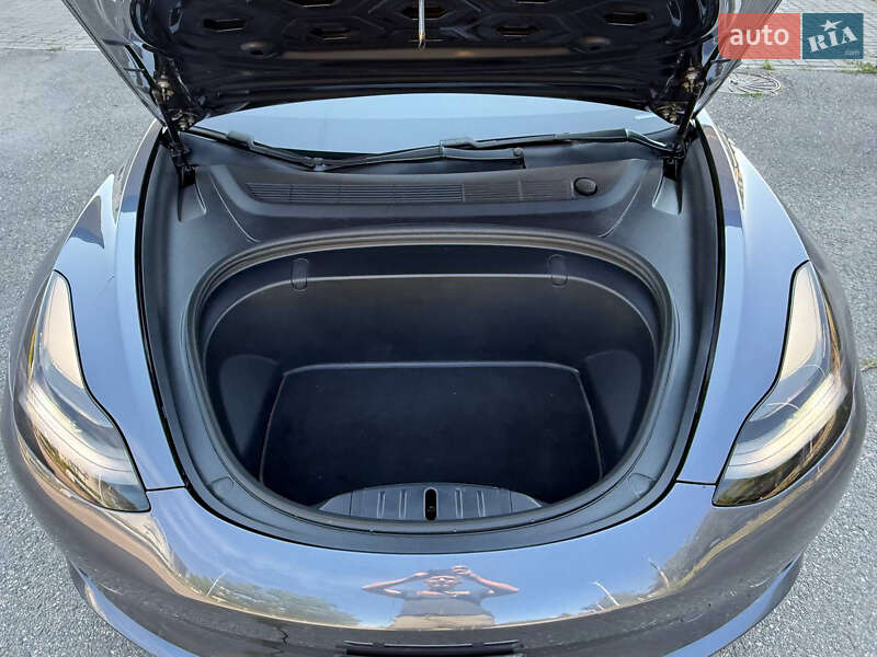 Седан Tesla Model 3 2018 в Золотоноші