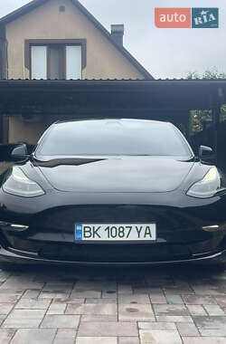 Tesla Model 3 2022