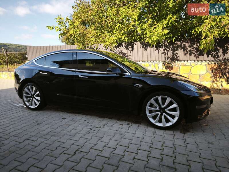 Седан Tesla Model 3 2019 в Вінниці