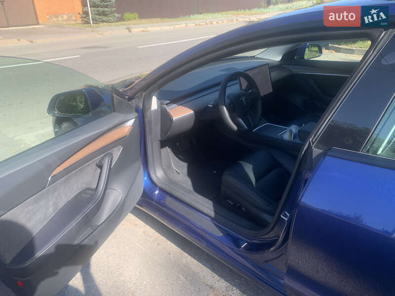 Седан Tesla Model 3 2020 в Киеве