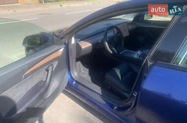 Седан Tesla Model 3 2020 в 