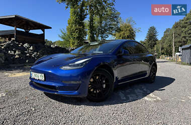 Седан Tesla Model 3 2018 в Львові