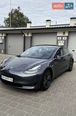 Седан Tesla Model 3 2019 в 