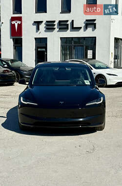 Tesla Model 3 2024