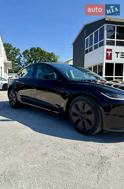Седан Tesla Model 3 2024 в 
