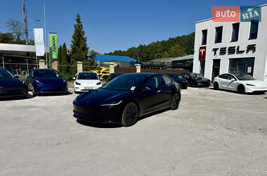Седан Tesla Model 3 2024 в 