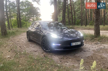 Седан Tesla Model 3 2019 в 