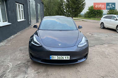 Седан Tesla Model 3 2019 в 