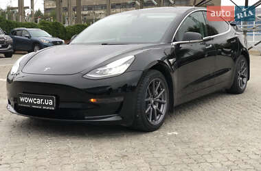 Седан Tesla Model 3 2020 в 