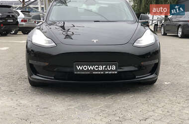 Седан Tesla Model 3 2020 в 