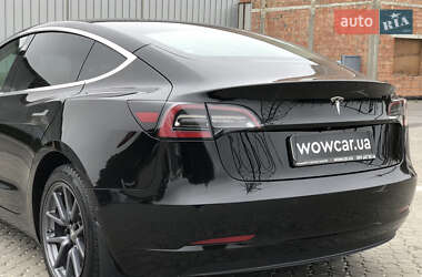 Седан Tesla Model 3 2020 в 