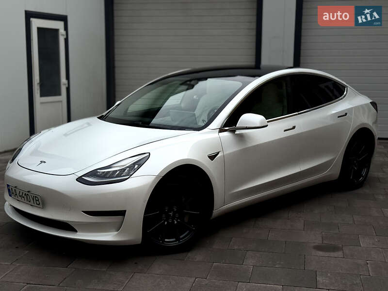 Седан Tesla Model 3 2020 в Белой Церкви