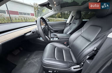 Седан Tesla Model 3 2020 в 