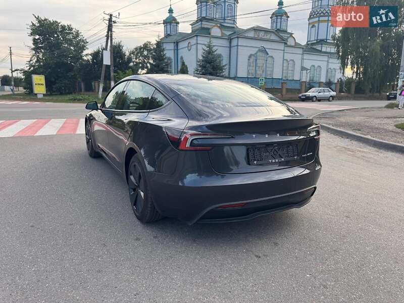 Седан Tesla Model 3 2024 в Новомосковську