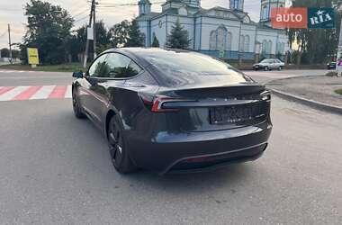 Седан Tesla Model 3 2024 в 