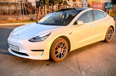 Седан Tesla Model 3 2019 в Измаиле