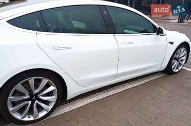 Седан Tesla Model 3 2019 в 