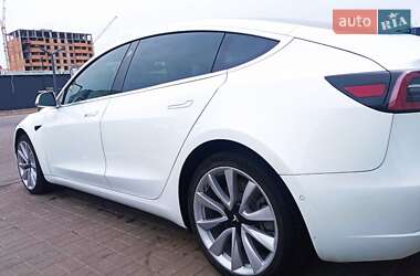 Седан Tesla Model 3 2019 в 