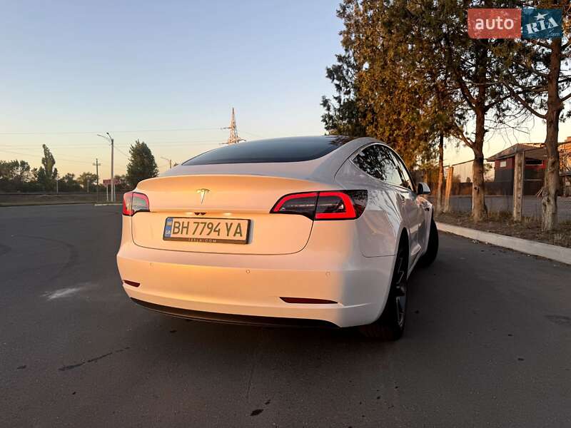 Седан Tesla Model 3 2019 в Измаиле