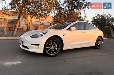 Седан Tesla Model 3 2019 в 