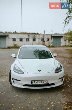 Седан Tesla Model 3 2021 в Житомире