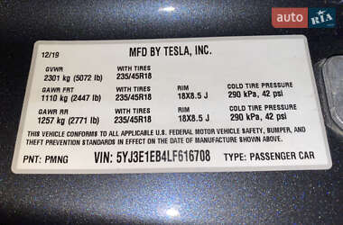 Седан Tesla Model 3 2019 в 