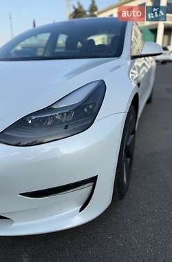 Седан Tesla Model 3 2023 в 