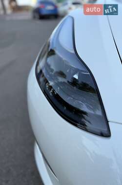 Седан Tesla Model 3 2023 в 