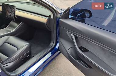 Седан Tesla Model 3 2018 в Киеве