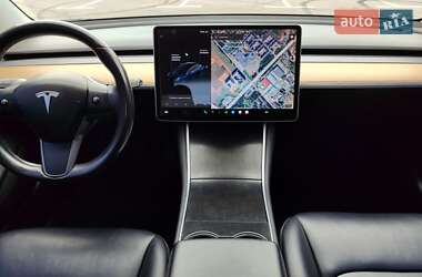 Седан Tesla Model 3 2018 в Киеве