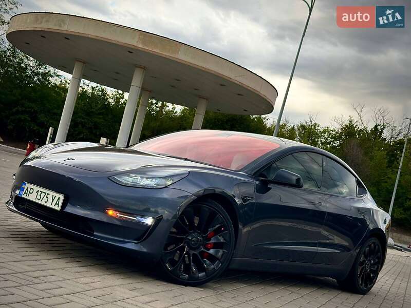 Седан Tesla Model 3 2023 в Запоріжжі