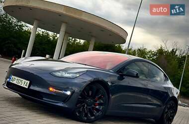 Седан Tesla Model 3 2023 в 