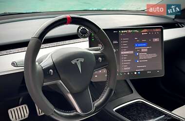 Седан Tesla Model 3 2023 в 