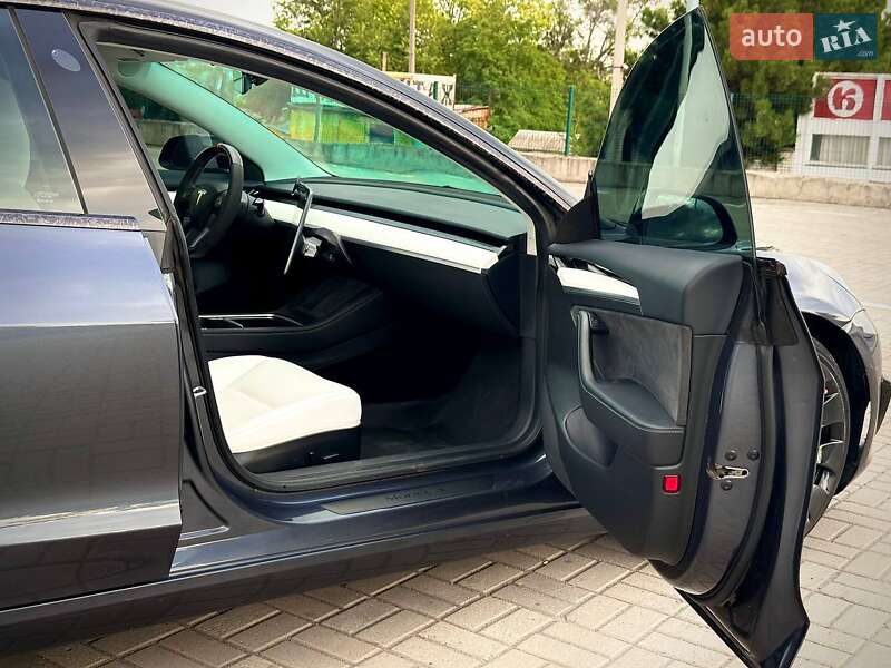 Седан Tesla Model 3 2023 в Запоріжжі