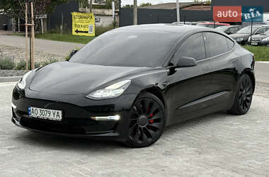 Седан Tesla Model 3 2021 в Ужгороде