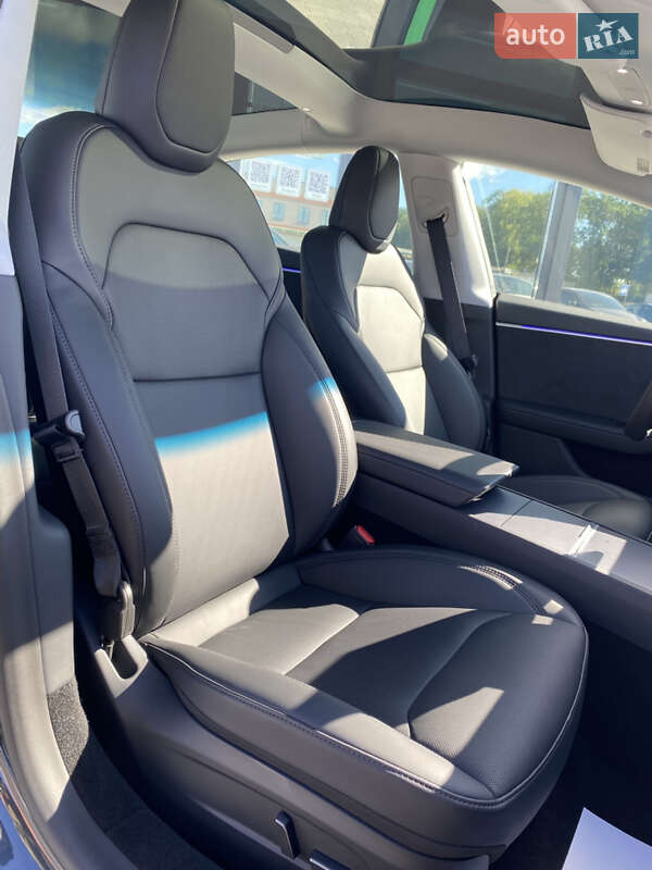 Седан Tesla Model 3 2024 в Киеве