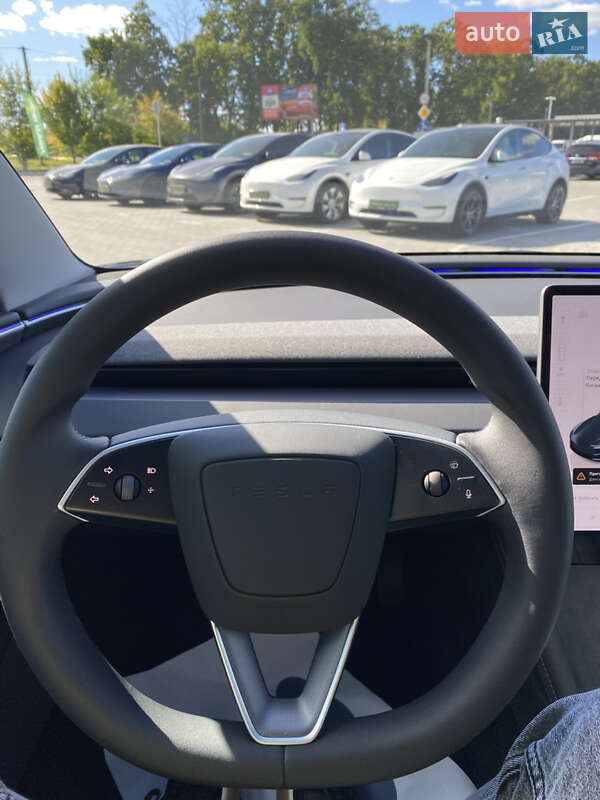 Седан Tesla Model 3 2024 в Киеве