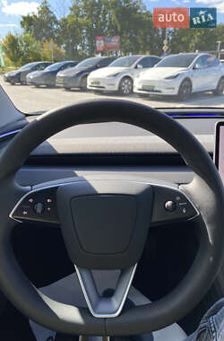 Седан Tesla Model 3 2024 в 