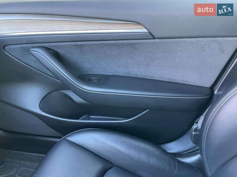 Седан Tesla Model 3 2021 в Хмельницькому